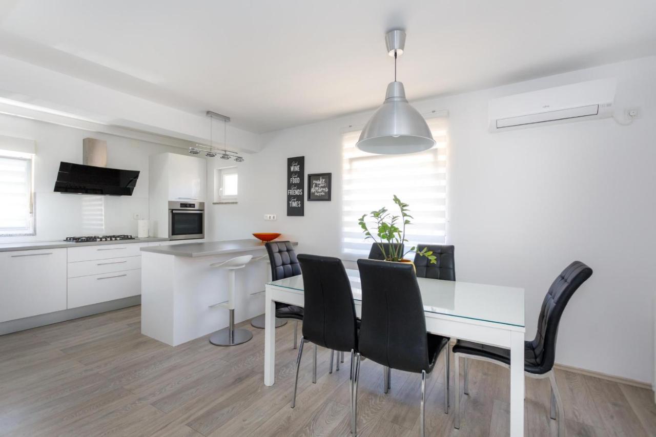 Apartman Laura Đảo Krk Ngoại thất bức ảnh